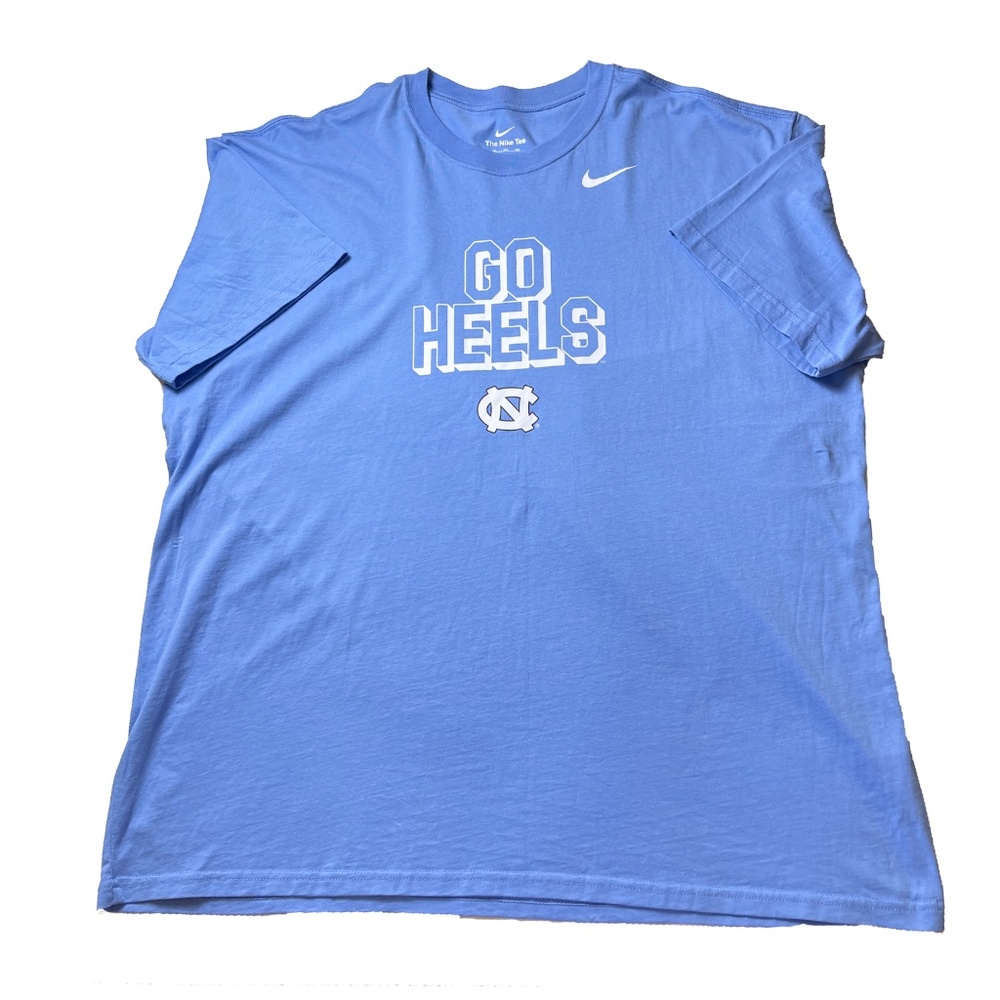 Nike T-Shirt The Nike Tee “Go Heels” University of North Carolina 2XL